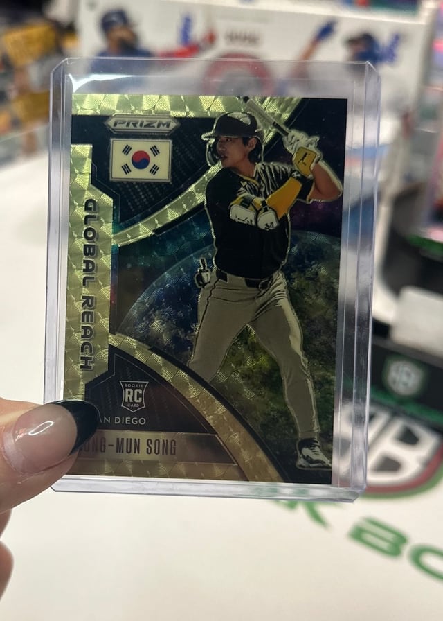 Sung-Mun Song Panini Prizm Global Reach rookie pulled live at Break Boss